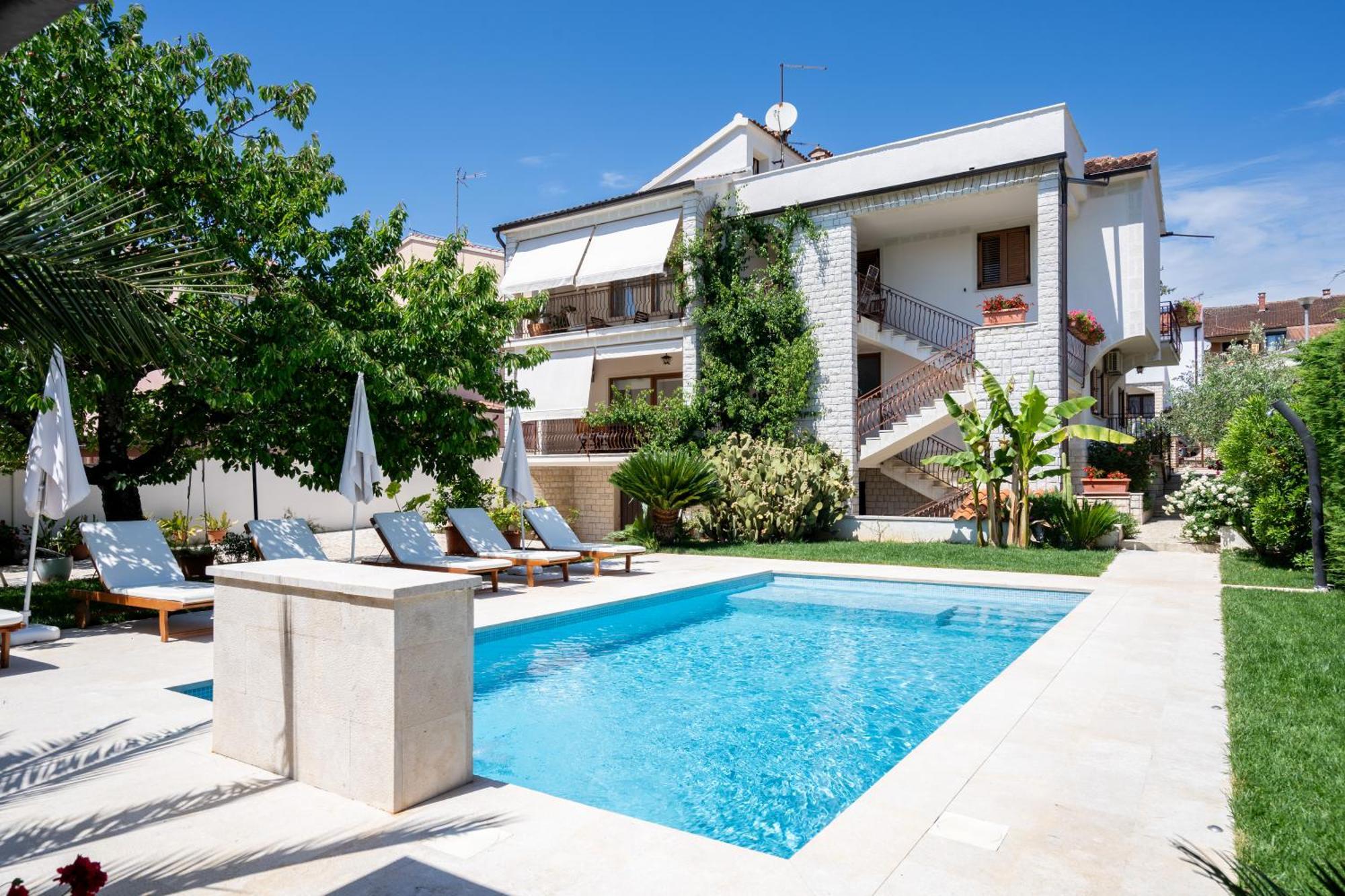 Apartments Maras Poreč Exteriör bild
